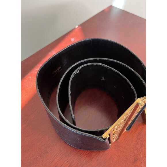 Vintage Gatefold Chanel 1980s Black Leather 24k Gold-Plated Filigree Belt main image 10